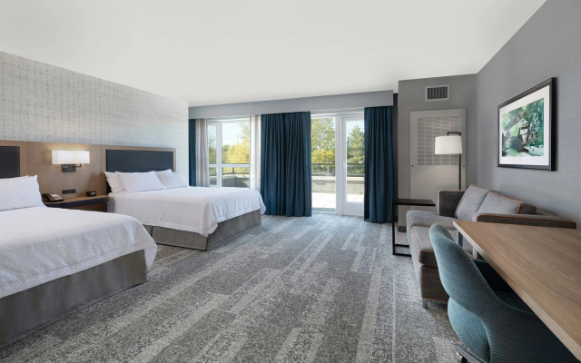 Hampton Inn & Suites Watertown Boston
