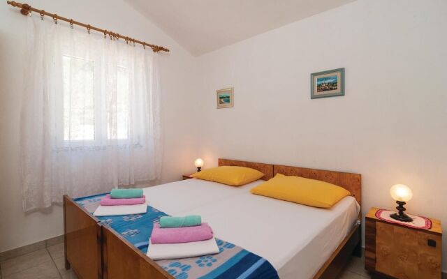 Stunning Home in Supetar With Jacuzzi, Wifi and 4 Bedrooms