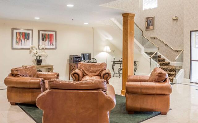 Econo Lodge Raleigh near Walnut Creek Amphitheatre