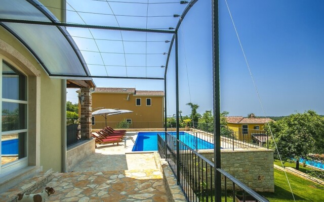 Beautiful Child-friendly Villa With Private Pool in Porec