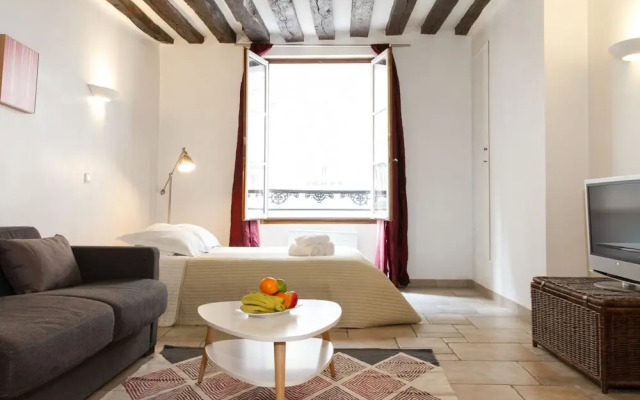 Louvre - Saint Honore Private Apartment