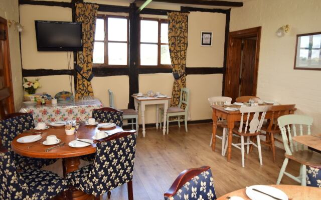 Haseley Coach House Motel