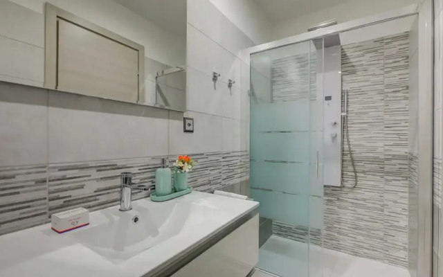4 Seasons Apartment