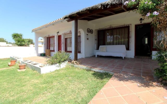 Villa Maria. Barbacoa piscina y jardín