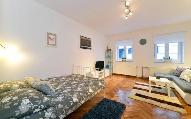Block Apartment Upper Town