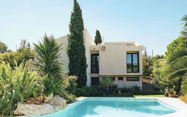 Modern villa in Cournonterral, with large garden, private pool and terrace