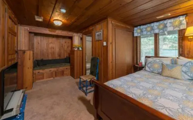 Rocky Mountain Lodge
