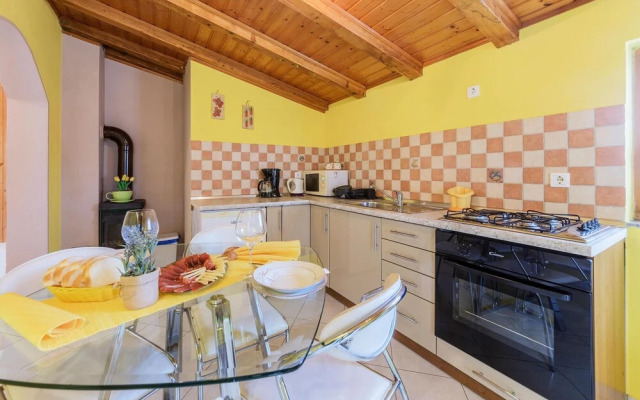 Stunning Apartment in Valtura With 1 Bedrooms