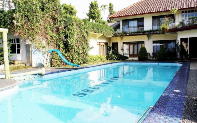 ZEN Rooms K. H. Moh Toha Ciawi