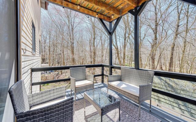 Lake & Pool Access: Poconos Retreat in Tobyhanna!