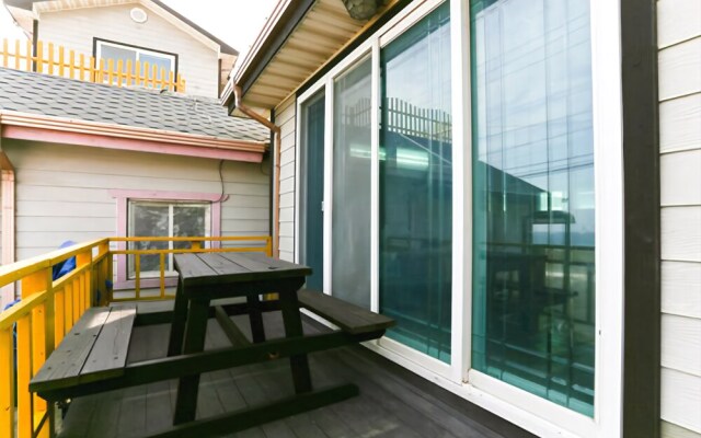 Uljin Sand Beach Pension