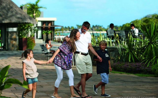 The Bay Club at Anahita