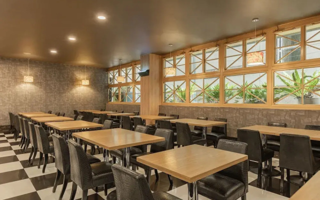 Cambridge Suites - Chikan Towers Hall