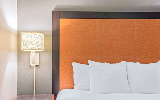 La Quinta Inn & Suites Birmingham Homewood