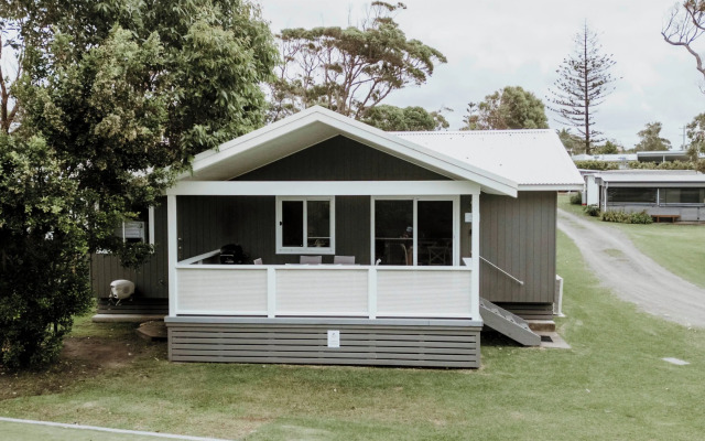 Surfside Cudmirrah Beach