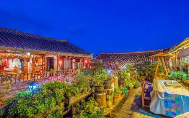 Shanfeng Garden Inn (Lijiang Ancient Town Mufu Branch)