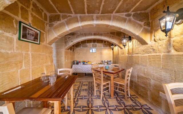Ta' Pinu B&B