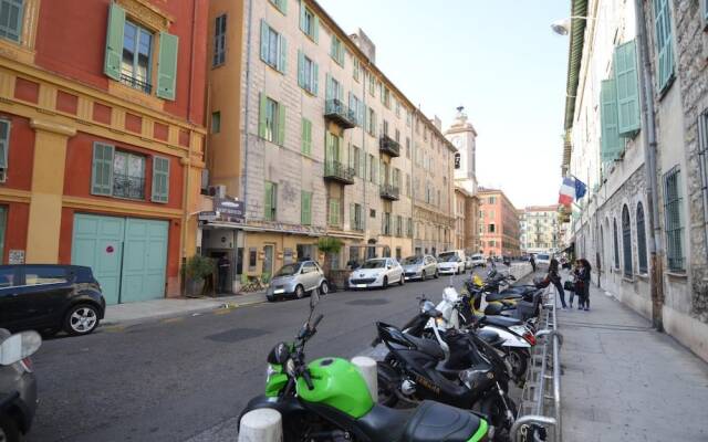 Studio 2 persons in Port of Nice district