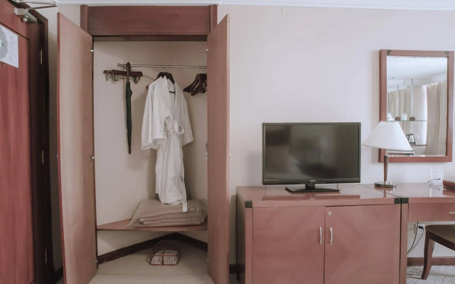 Shanghai Charms Hotel