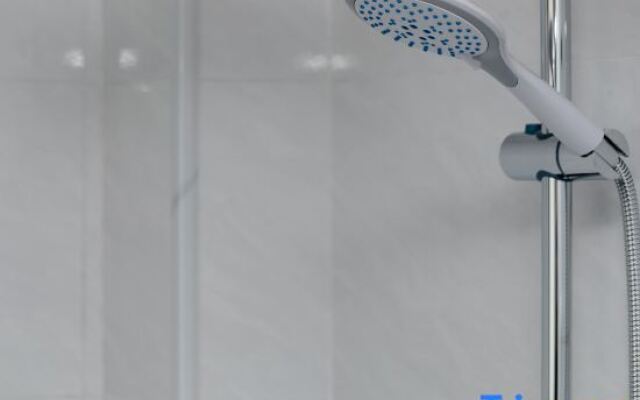 Yuntian Business Hotel (Yakeshi Railway Station Passenger Transport Station)