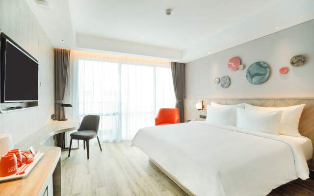 HARRIS Suites Puri Mansion Jakarta