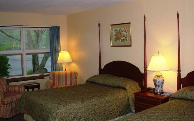 Red Carpet Inn On The Lake