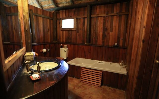 Shayamoya Tiger Fishing and Game Lodge