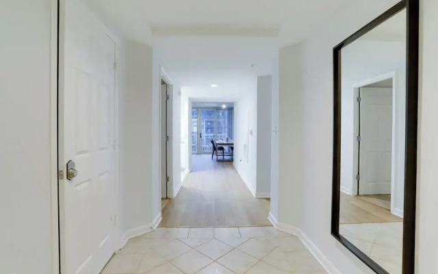 Cozy & Comfortable Condo in Ballston