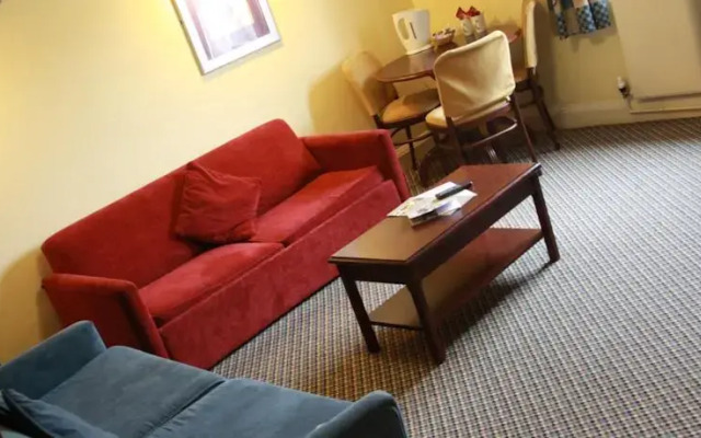 Churchills Hotel