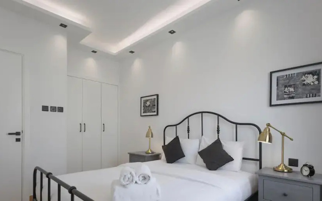 LUX The Serene Springs Villa