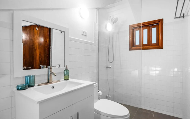 Golf Course Access Balcony Infinity Pool