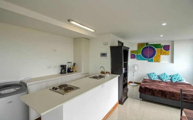 El Tesoro Studio Apartment High Floor 16