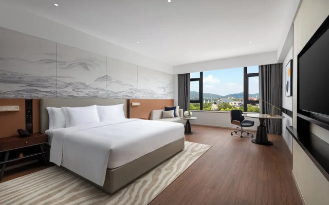 Crowne Plaza XIANGYANG FUCHUN LAKESIDE by IHG – Guest Rooms – Xiangyang