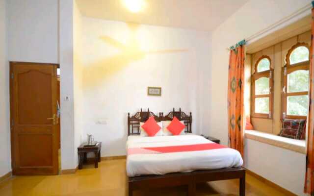 Collection O 1352 Hotel Desert Moon