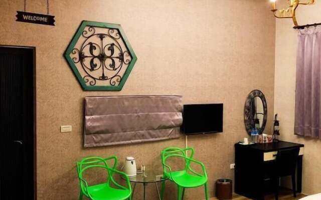 Propitious Castle B&B