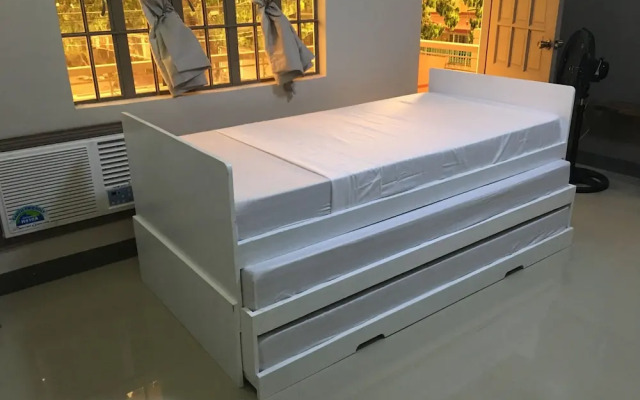 Beinte Singko de Marso Apartments