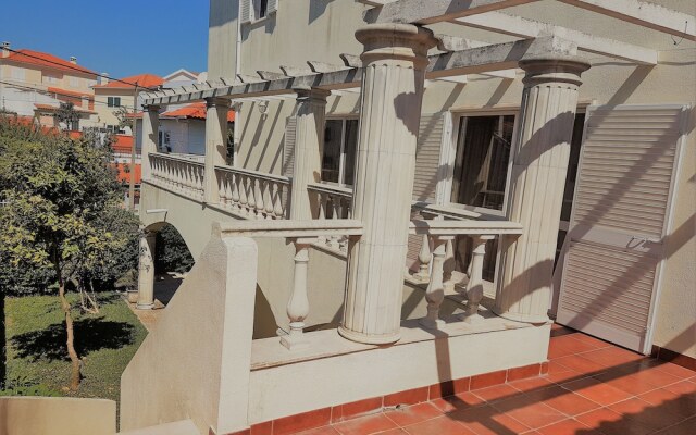Caparica Quiet Rooms by Host-Point
