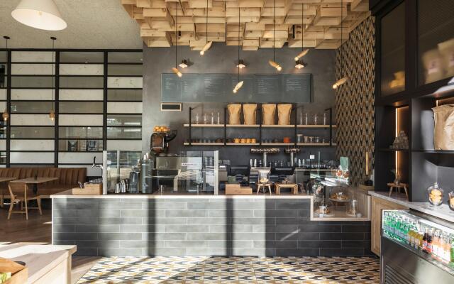 Kimpton Rowan Palm Springs Hotel by IHG