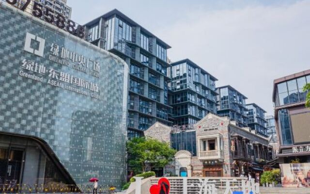 Nanning Ziyou Apartment (Greenland Central Plaza)