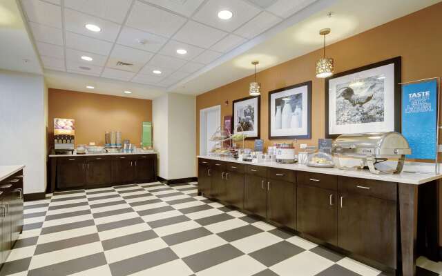Hampton Inn Poplar Bluff