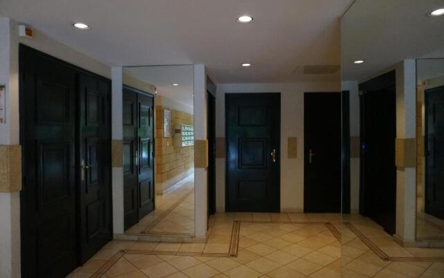 Grand 2 pièces, résidence de standing à Juan-les-pins