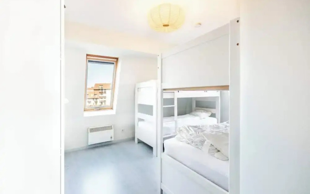 Corner Apartment With 2 Bedrooms
