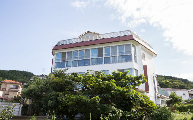 Atami Red House