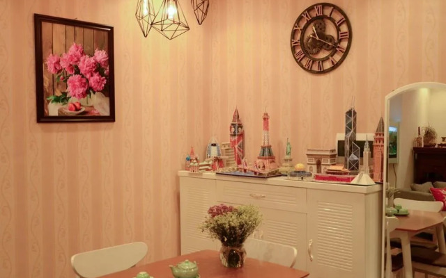Luna's Splendid Home