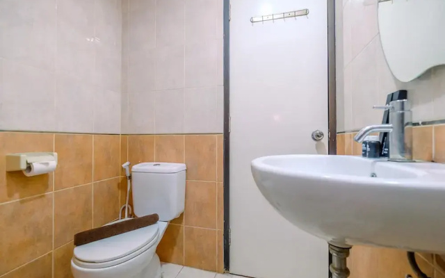 Simple And Comfy Studio Room At Tamansari Sudirman Apartment