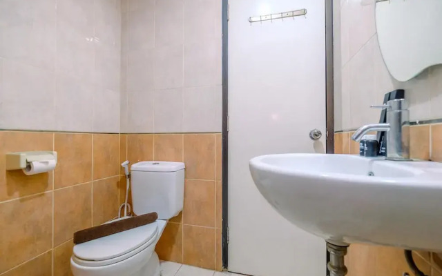 Simple And Comfy Studio Room At Tamansari Sudirman Apartment