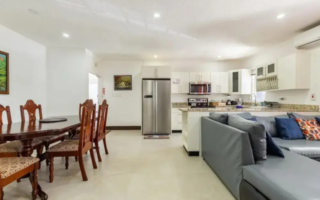 Apt - Gated Community-sleeps 4-balcony-parking