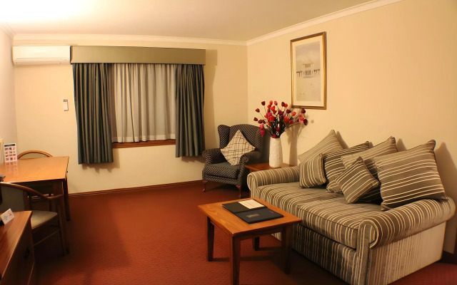 Gateway on Monash Boutique Hotel