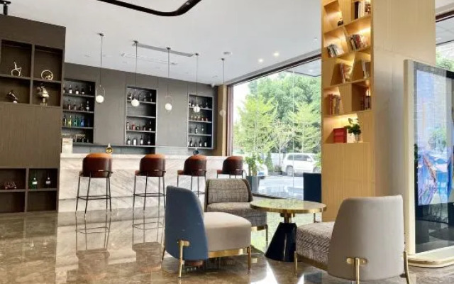 Huachuang Bossron Hotel