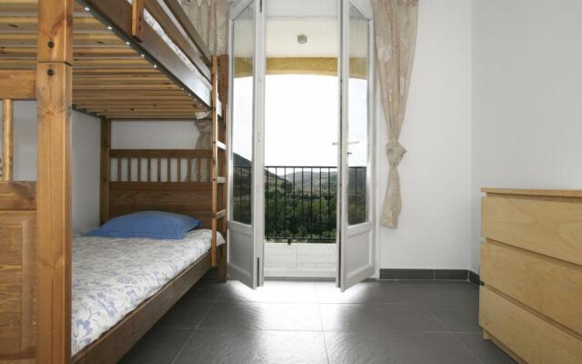 Peaceful Villa With Pool & Views